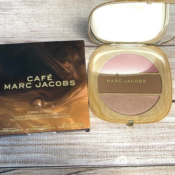 Marc Jacobs Cafe Omega X Three Powder Tantalize Glo! Face Palette - Picture 1 of 5